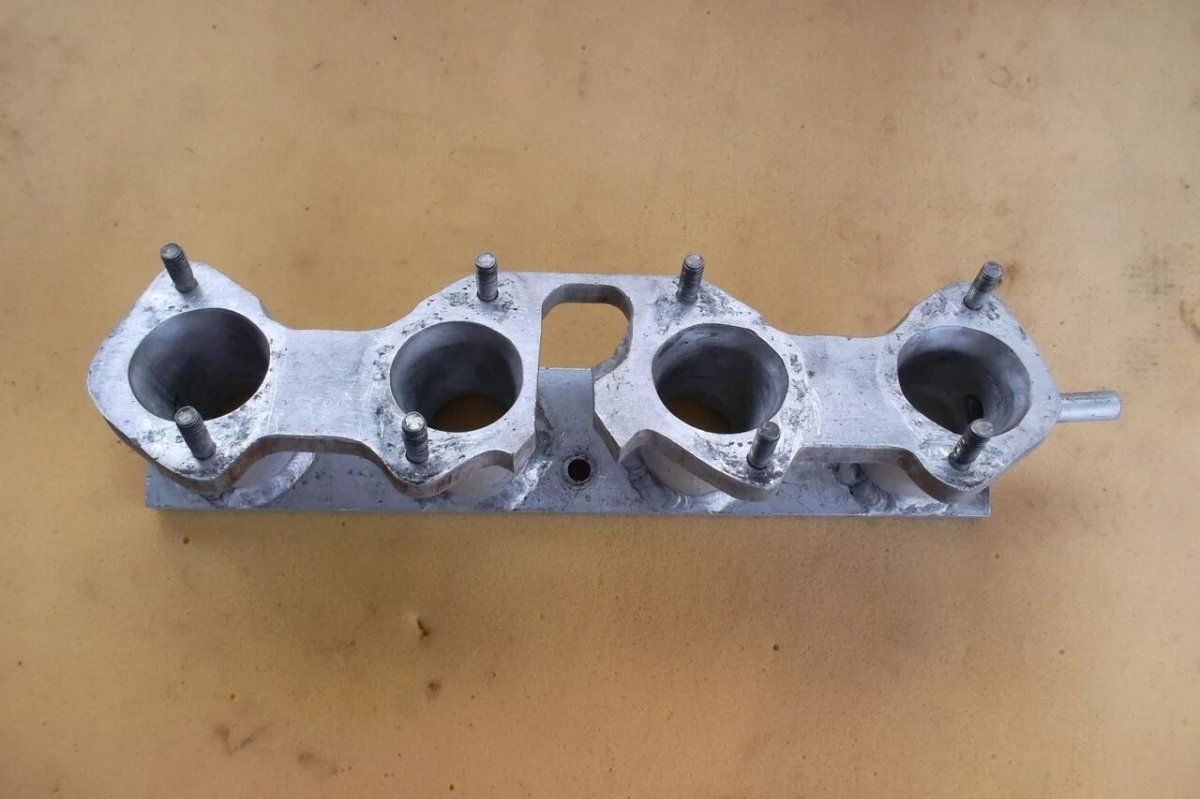 Впускной коллектор ВАЗ 16кл