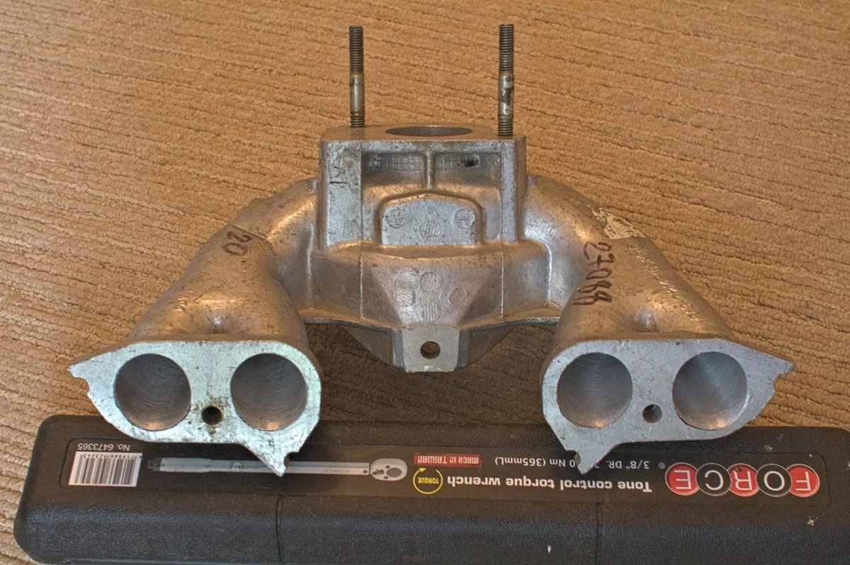 Впускной коллектор Нива 21213