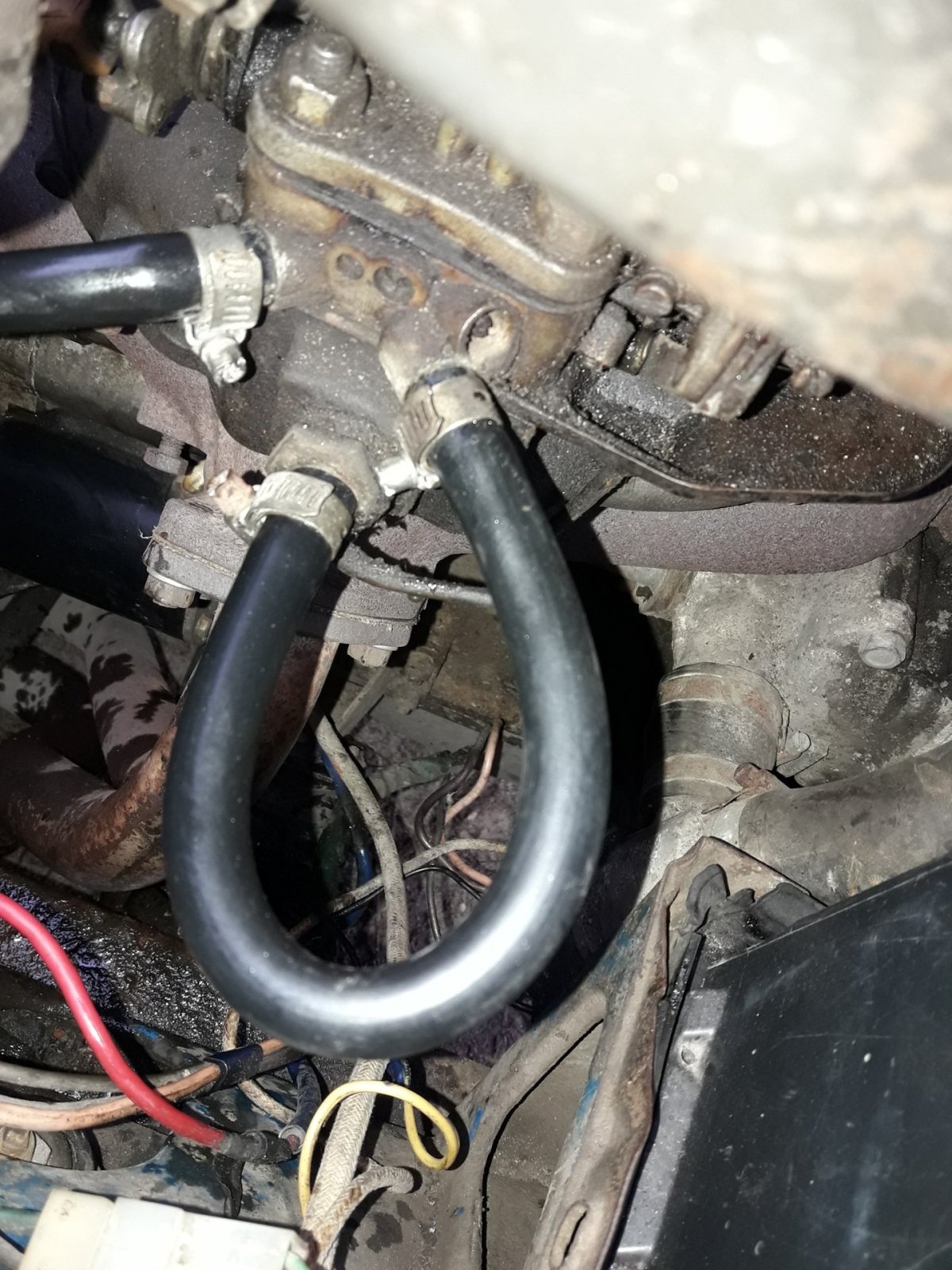 Шланг подогрева коллектора ВАЗ 2106