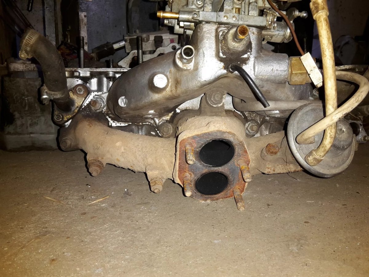 Впускной коллектор Нива 2121 карбюратор