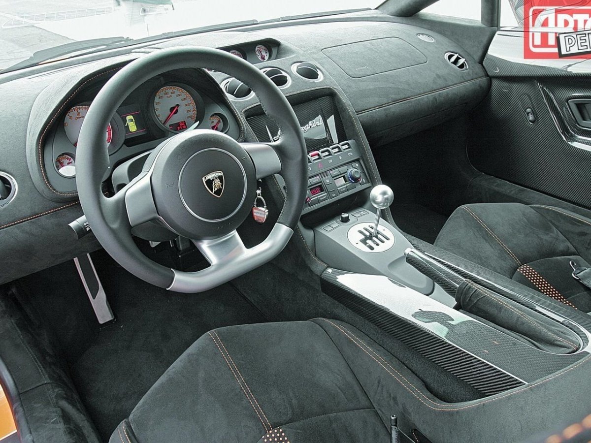 Lamborghini Gallardo салон