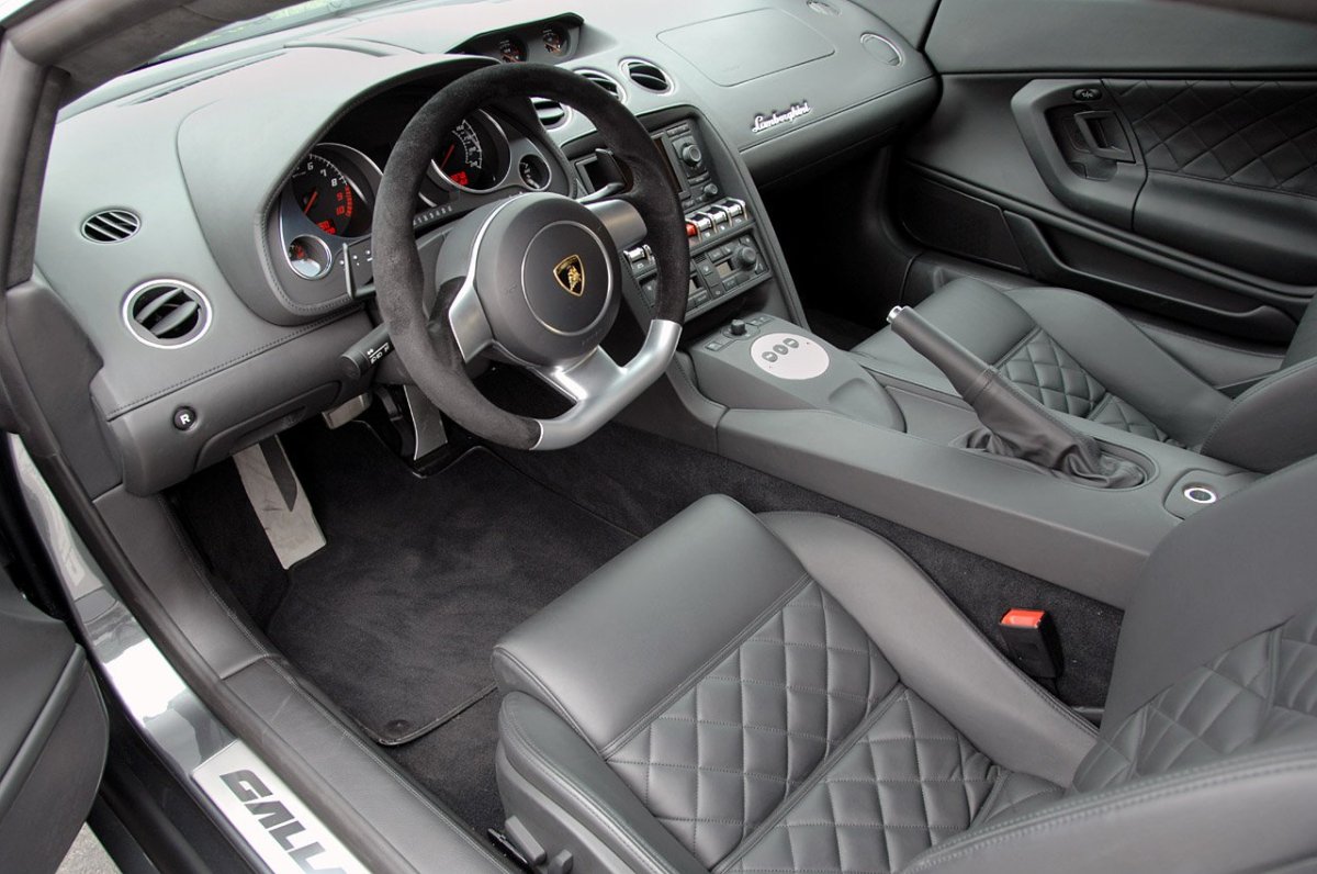 Lamborghini Gallardo lp560 салон