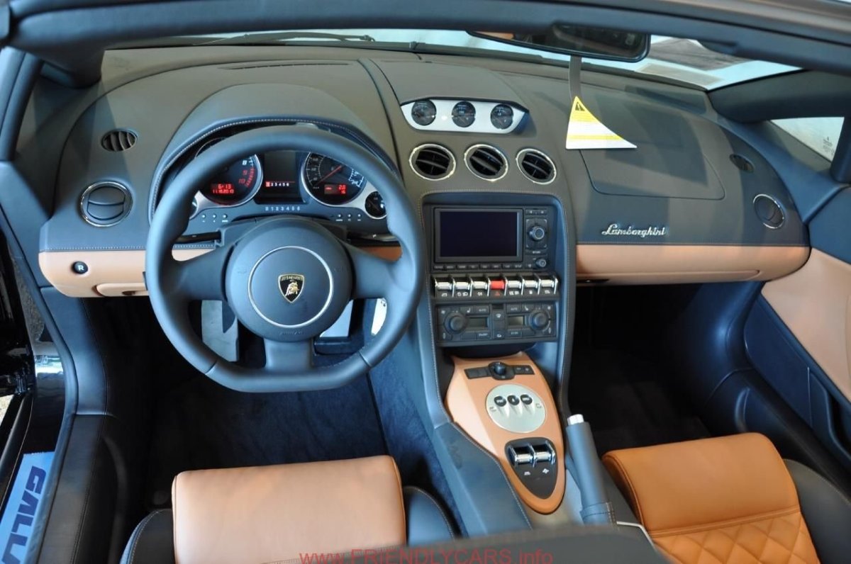 Lamborghini Gallardo салон 2004