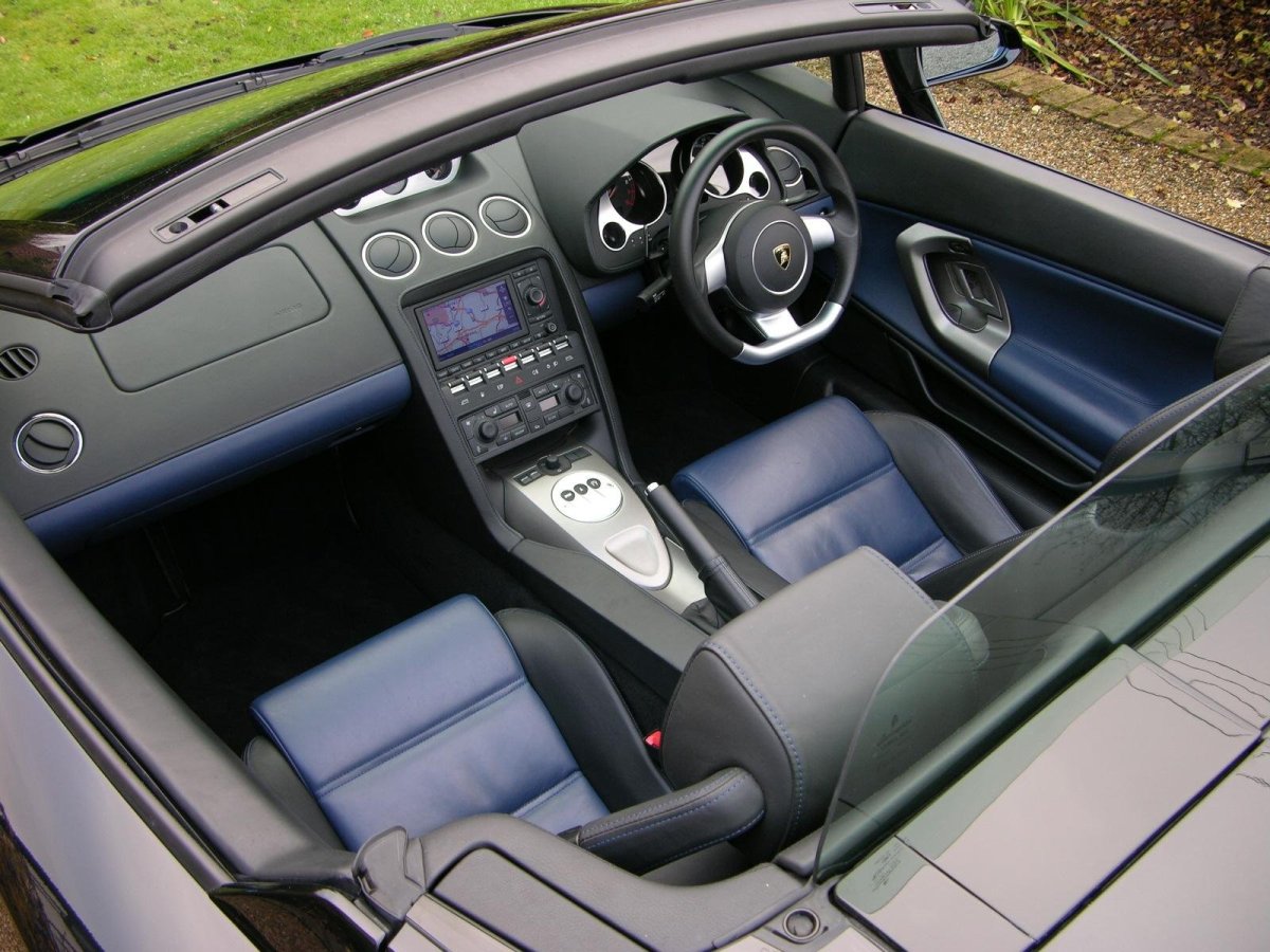Gallardo 2013 салон