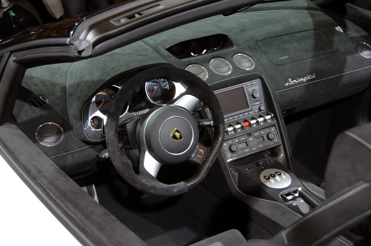 Lamborghini Gallardo 2013 салон