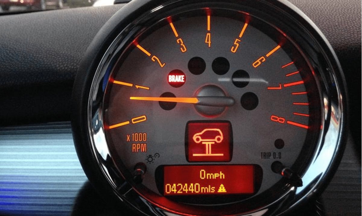 Мини Купер r56 индикатор