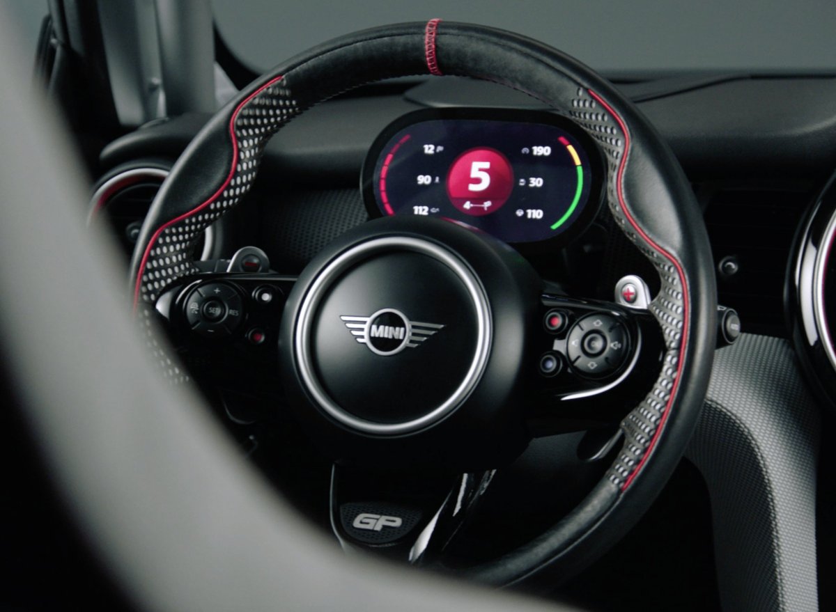 Мини Купер 2022 приборная панель