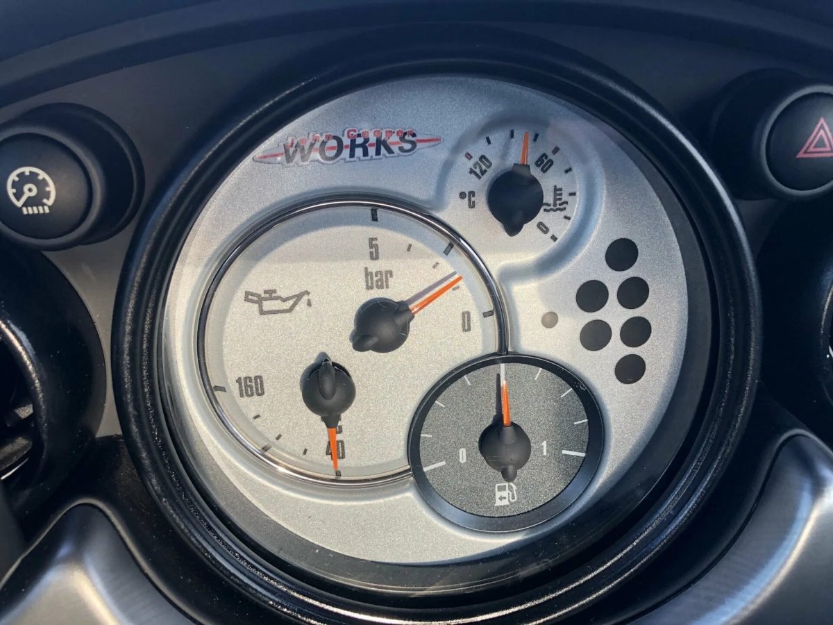 Mini Cooper 2003 приборная панель