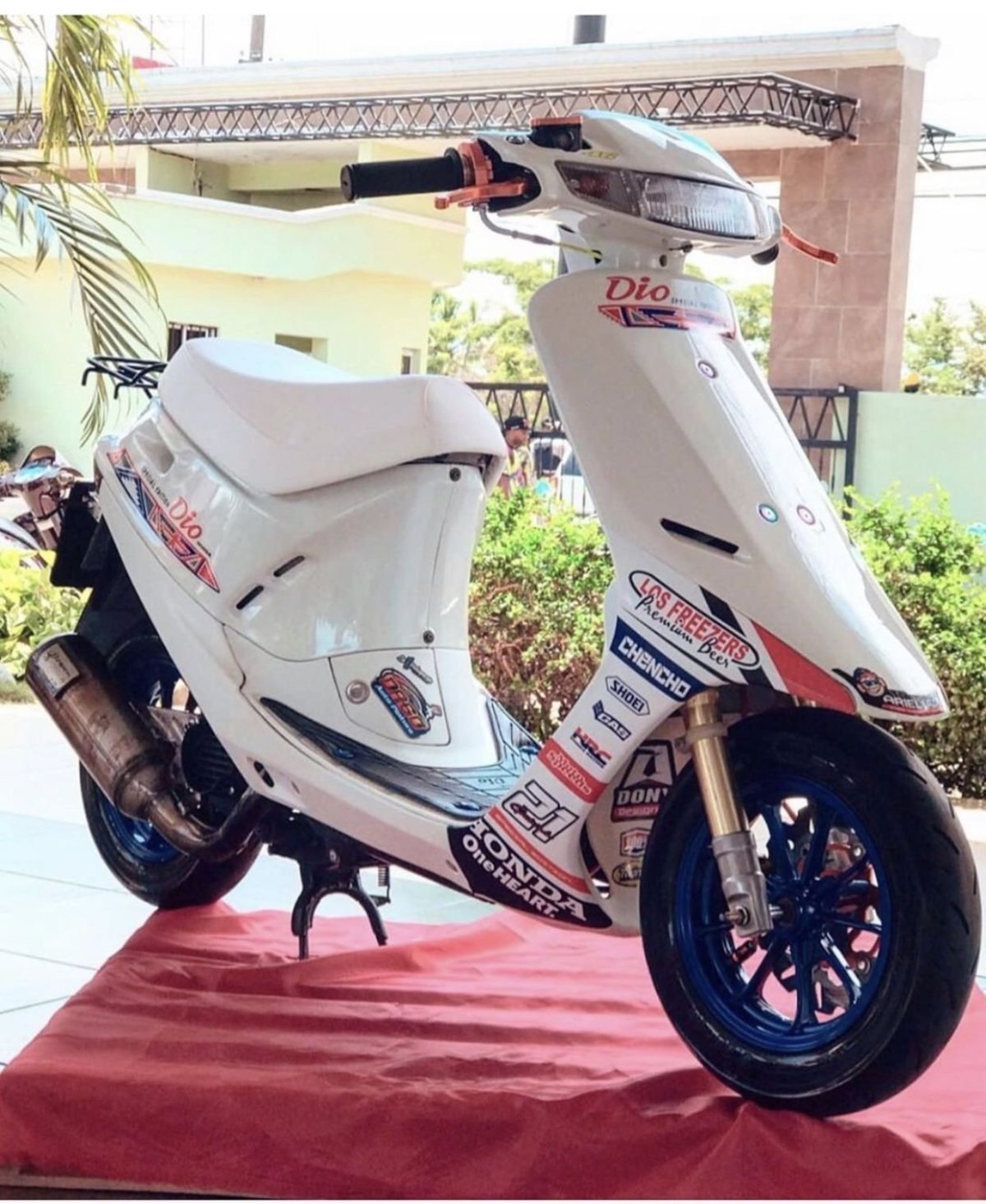 Китайская пародия на хонду sh 150 i