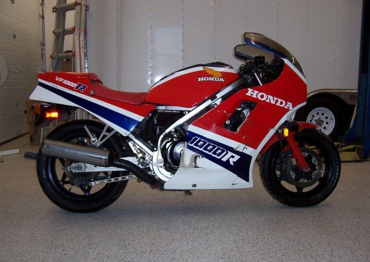 Honda vf1000r 1985