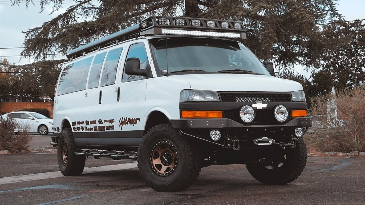 Chevrolet Express 3500 off Road