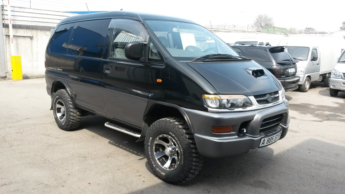 Митсубиси Делика 4