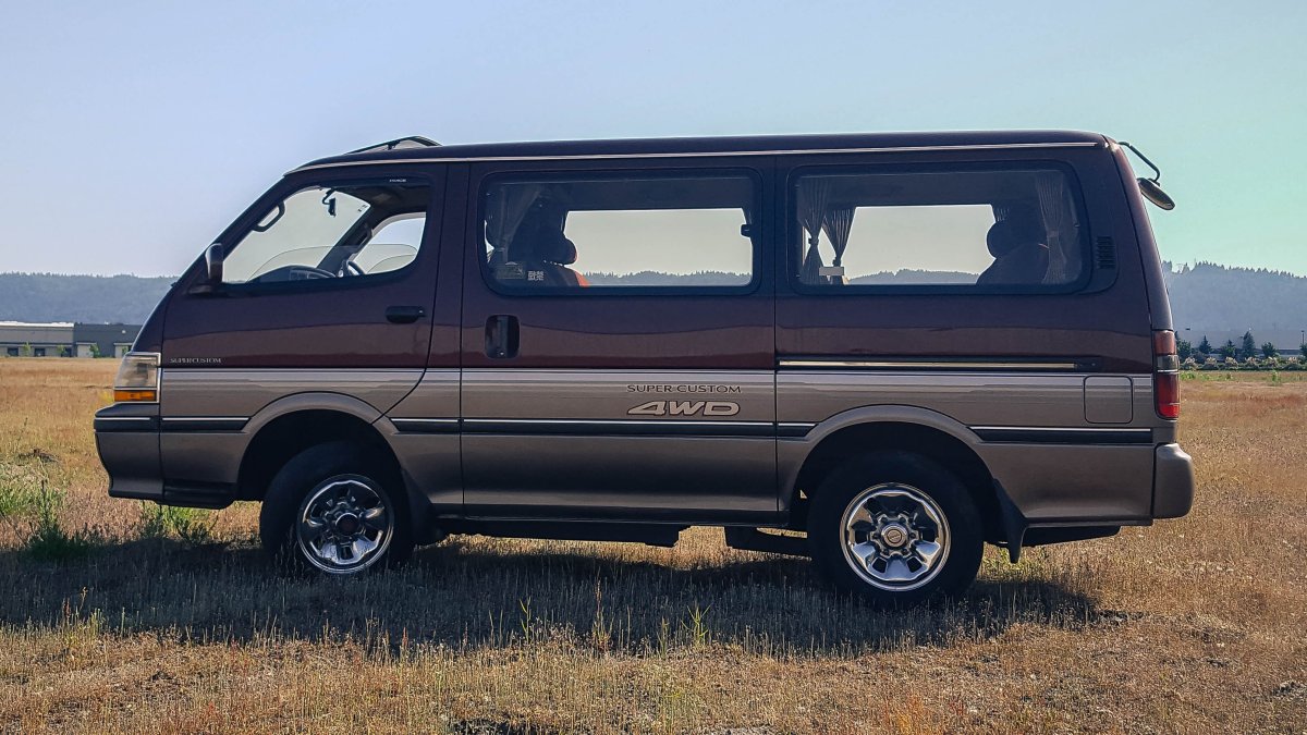 Toyota Hiace 4