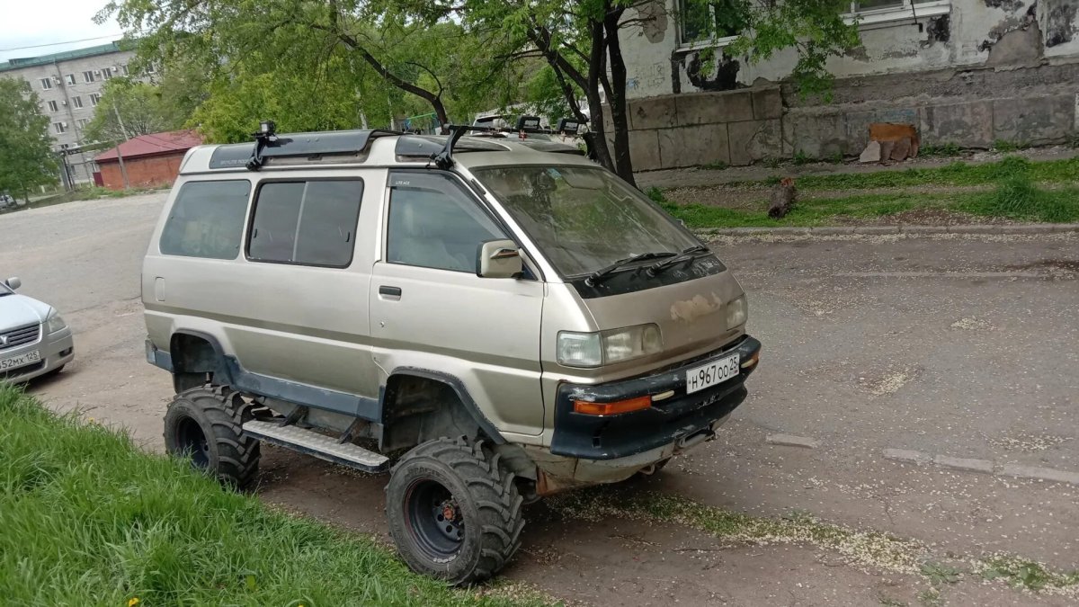 Тойота лит айс 1990 года