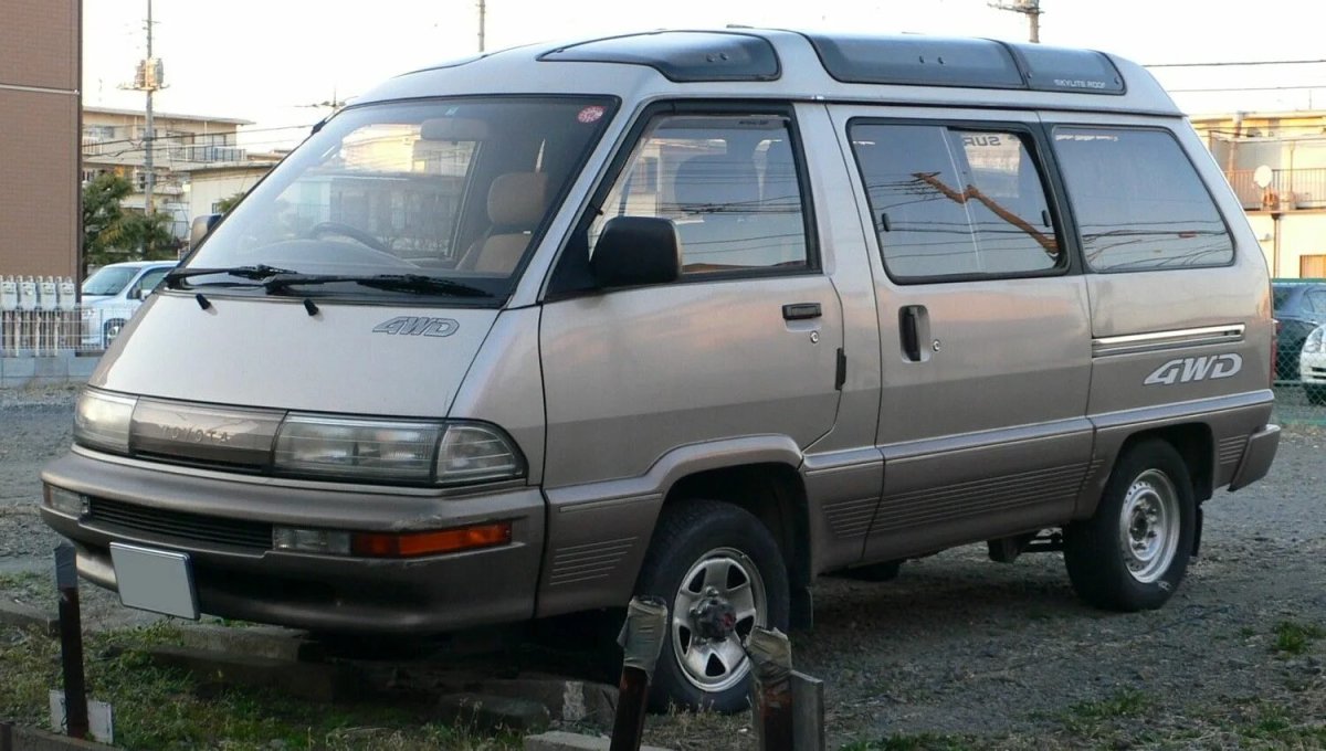 Toyota Master Ace 1982