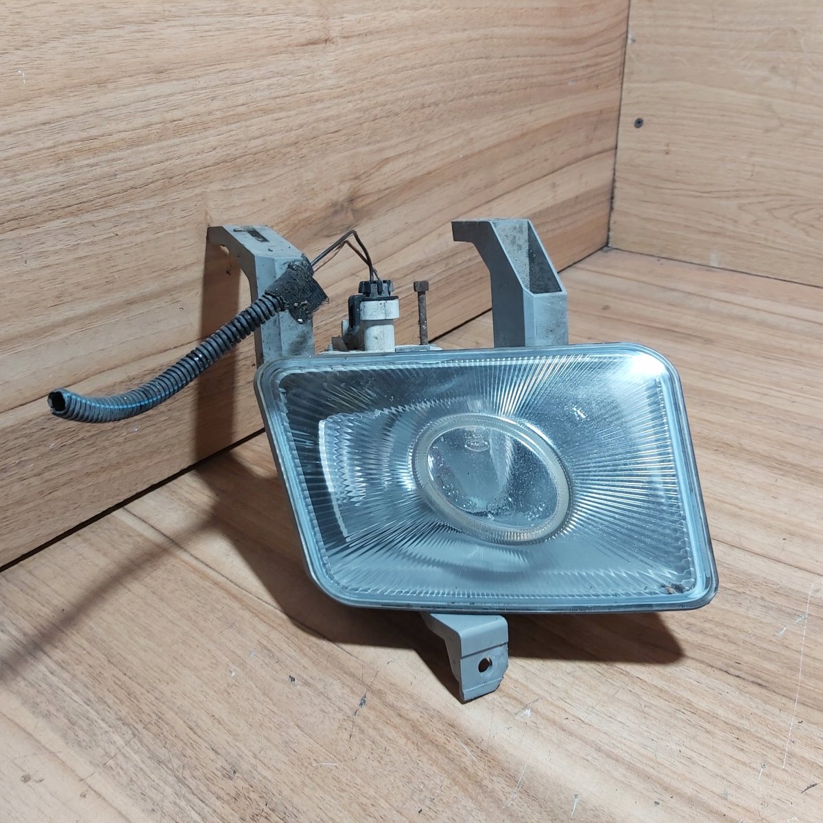 Фара передняя правая gm90585029 VALEO Опель Вектра б седан 2001 года