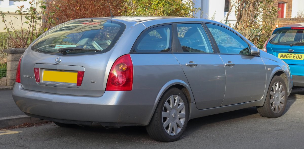 Nissan primera 2005 зад