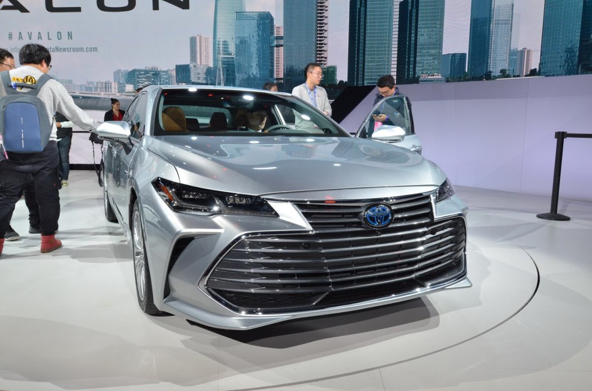 Toyota Avalon 2019