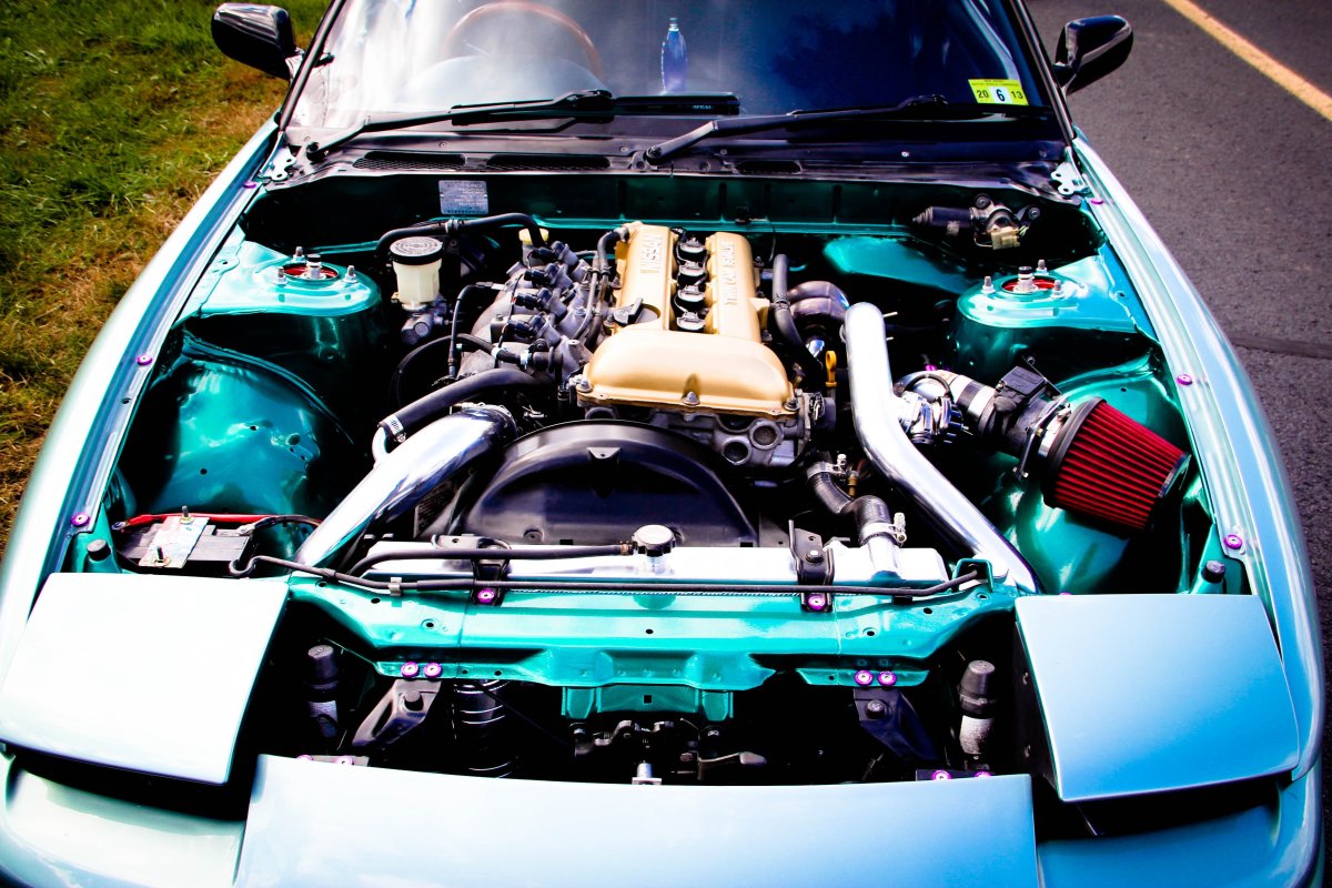 Подкапотка Nissan 180sx