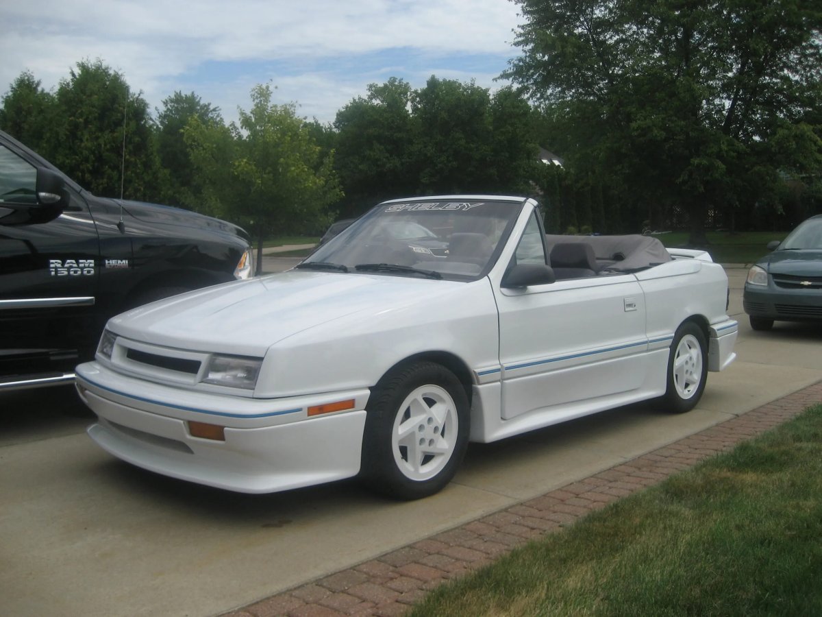 Dodge Shadow 1991 белый