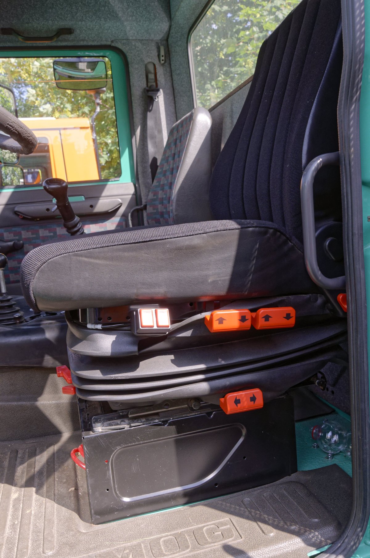 КАМАЗ тягач 65116 кабина