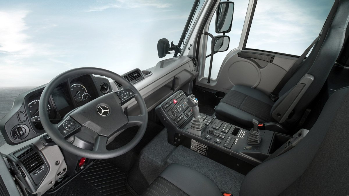 Мерседес Бенц Унимог u400