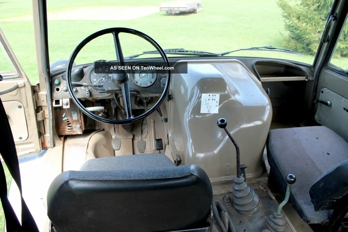 Unimog 1300 приборная панель