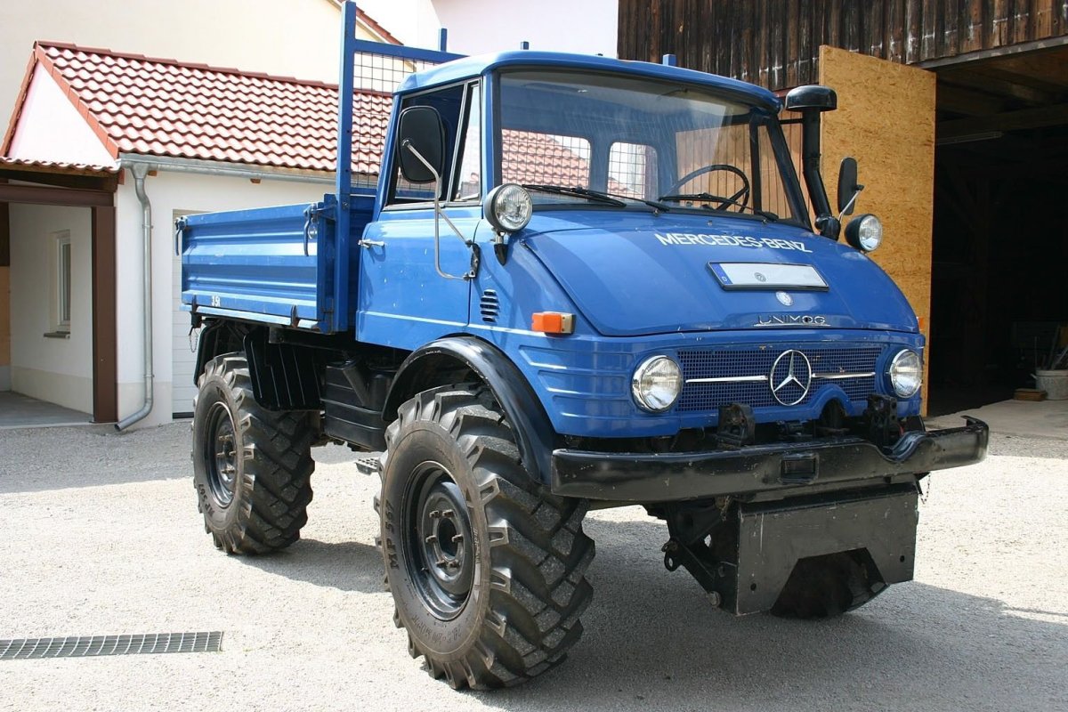 Mercedes Unimog 406