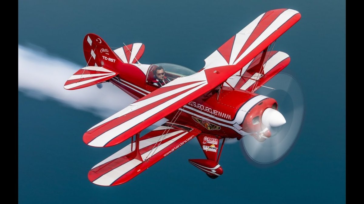 Красный биплан