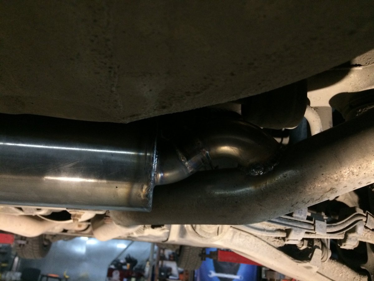 Резонатор BMW f30