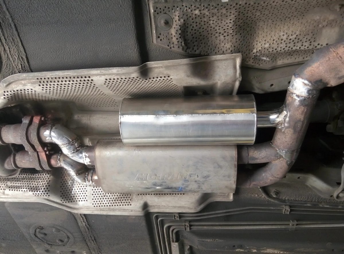 Резонатор Гельмгольца на БМВ