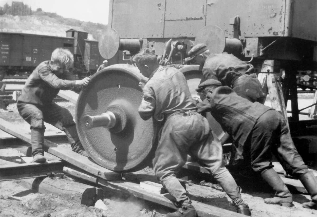 Перестановка вагонов с одной колеи на другую