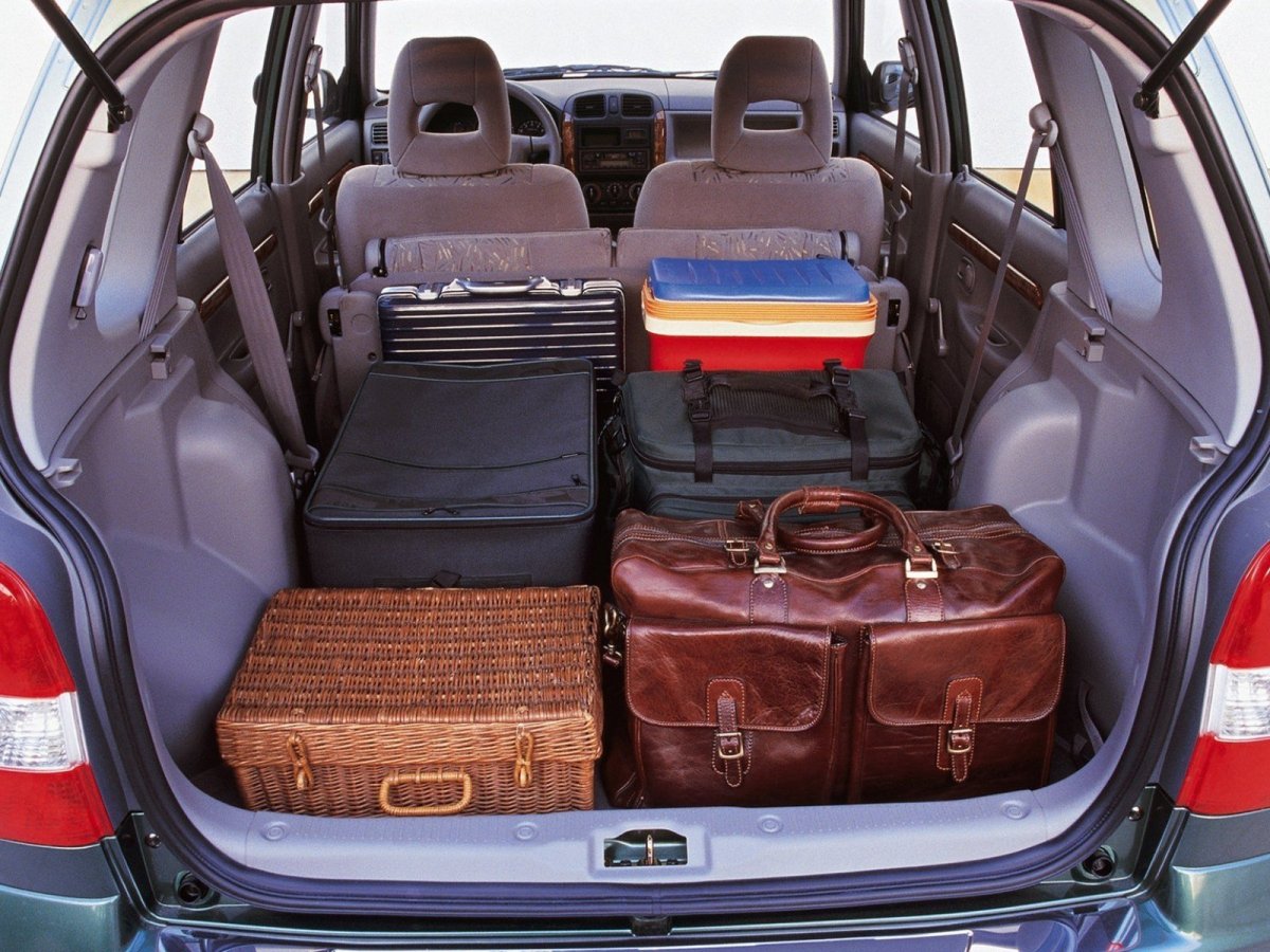 Мазда Демио 2002 салон