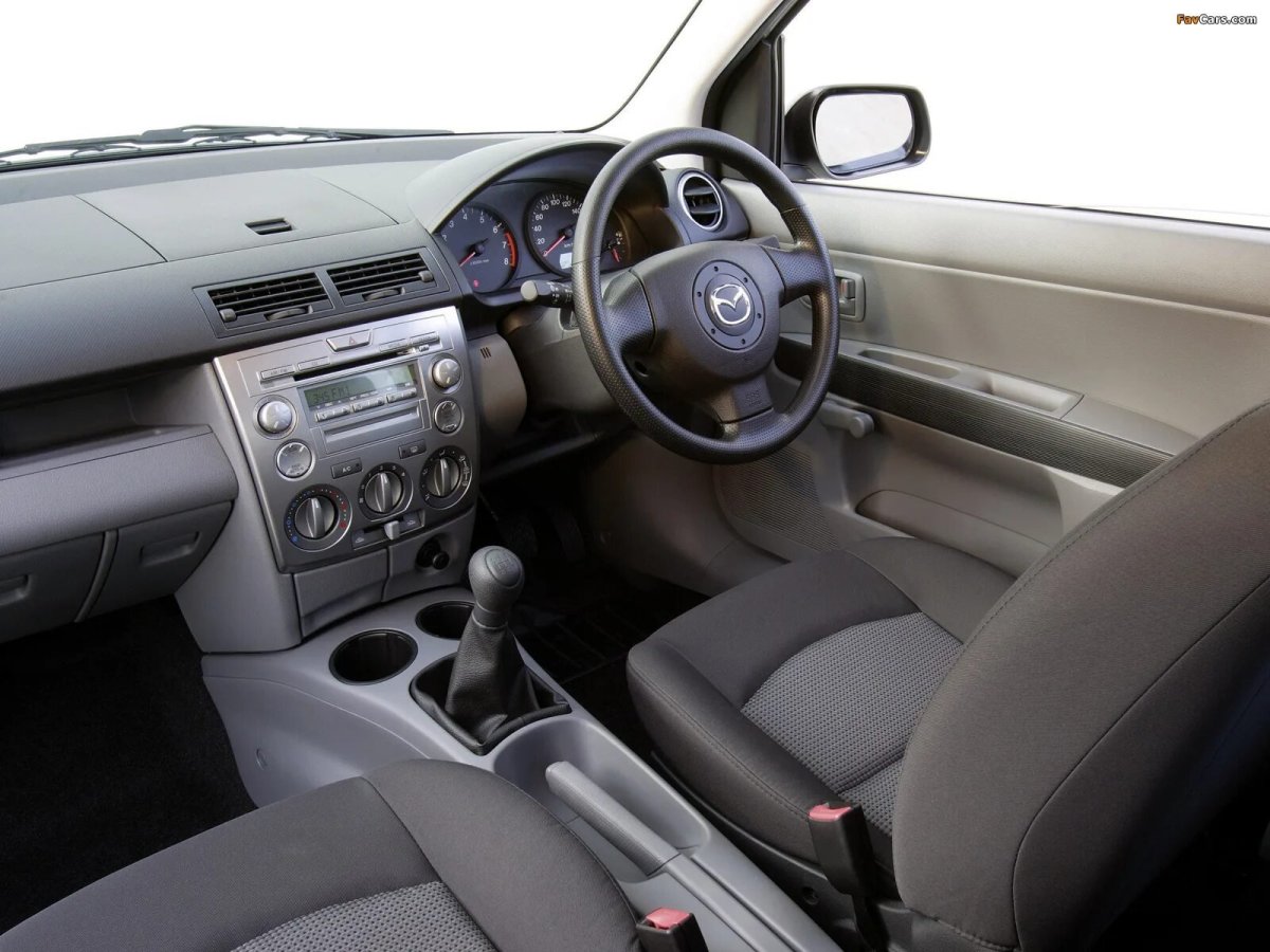Мазда Демио 2003 салон