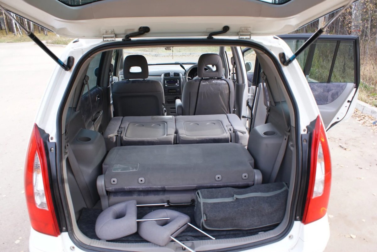 Mazda Premacy 2000 салон