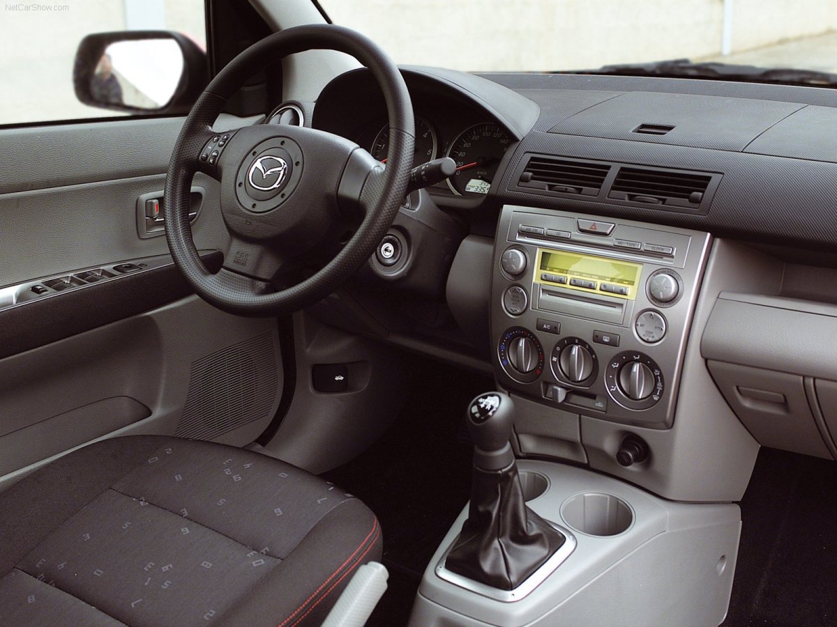 Mazda 2 2003