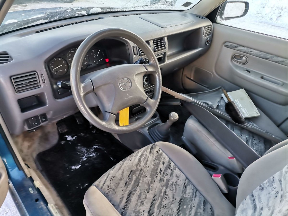 Мазда Демио левый руль