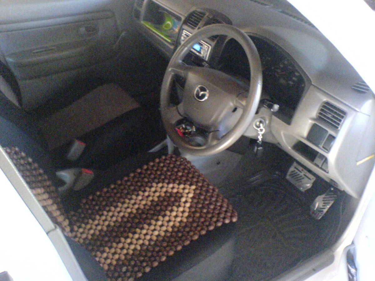 Мазда Демио педали