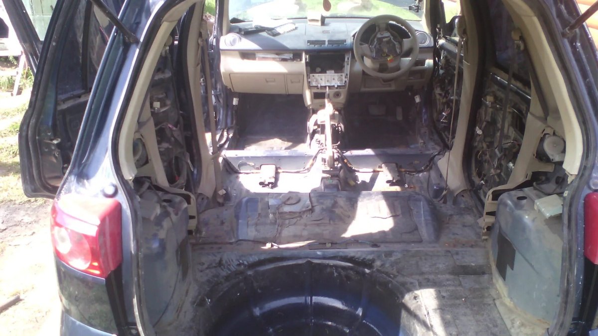 Разбор салона Мазда Аксела 2015