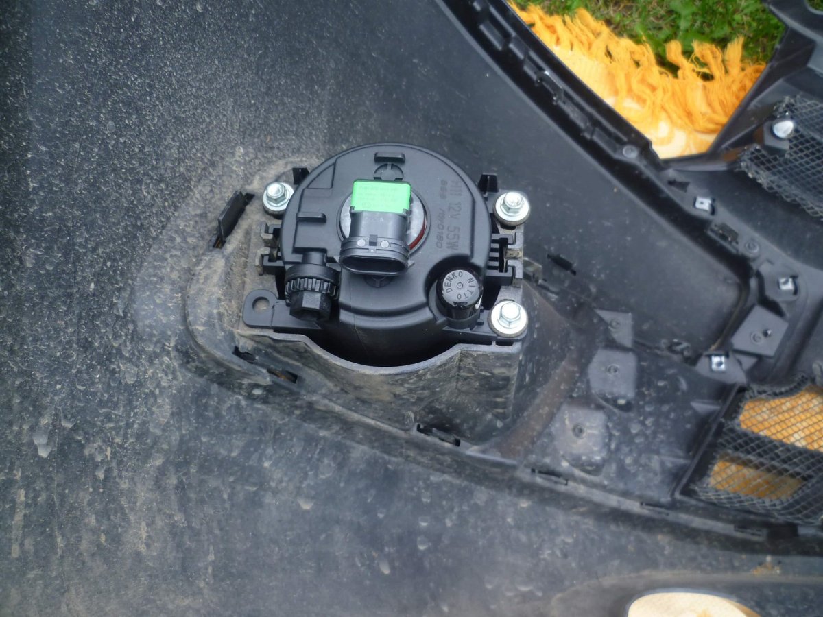 Крепление противотуманных фар Лада Гранта