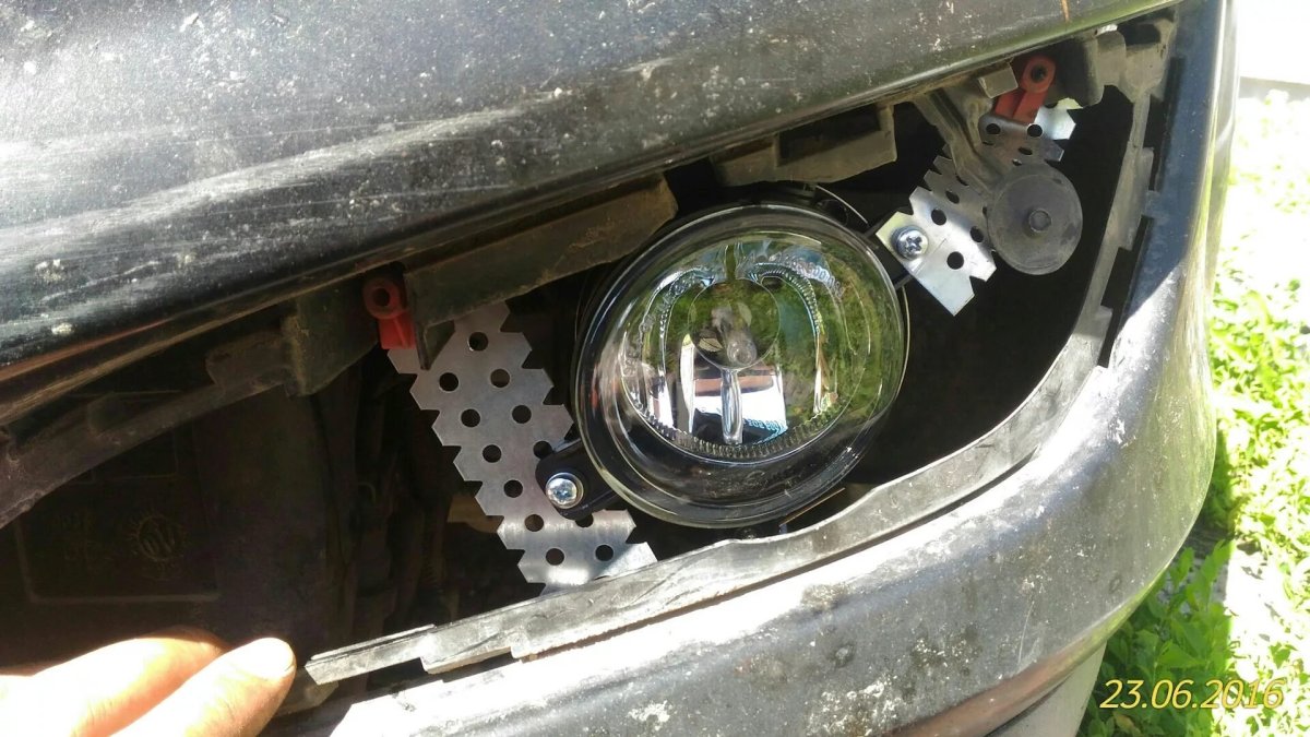 Крепление противотуманной фары Опель Астра h