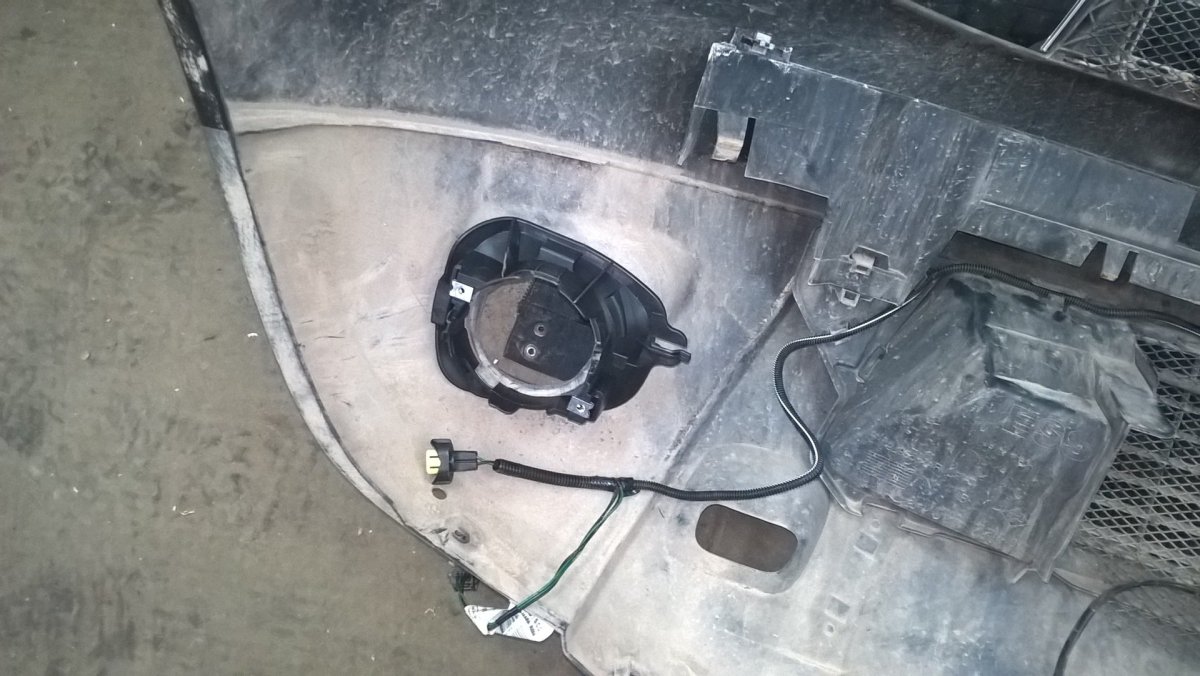 Крепление туманок Рено Дастер