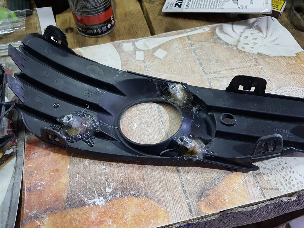 Рама ПТФ Opel Astra h