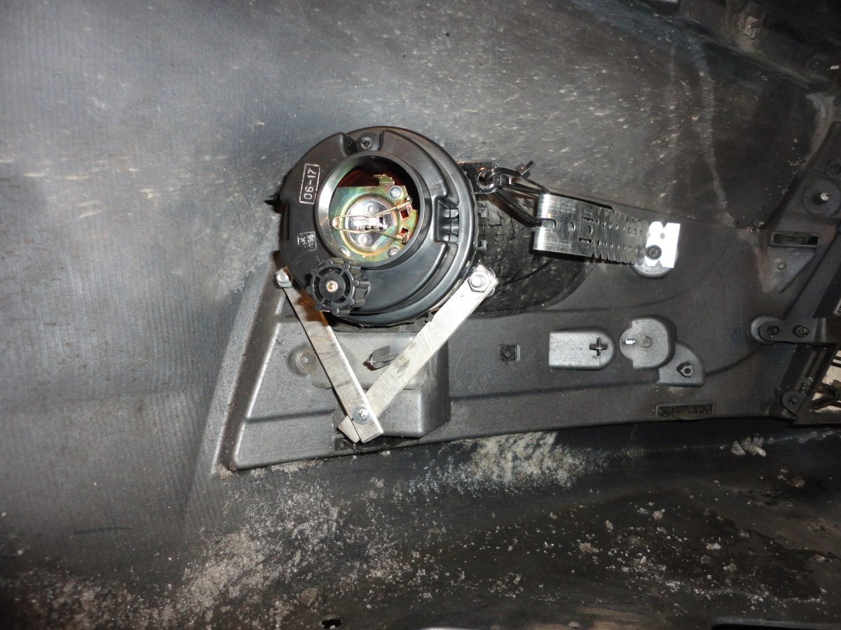 Кронштейны для ПТФ Лада Веста