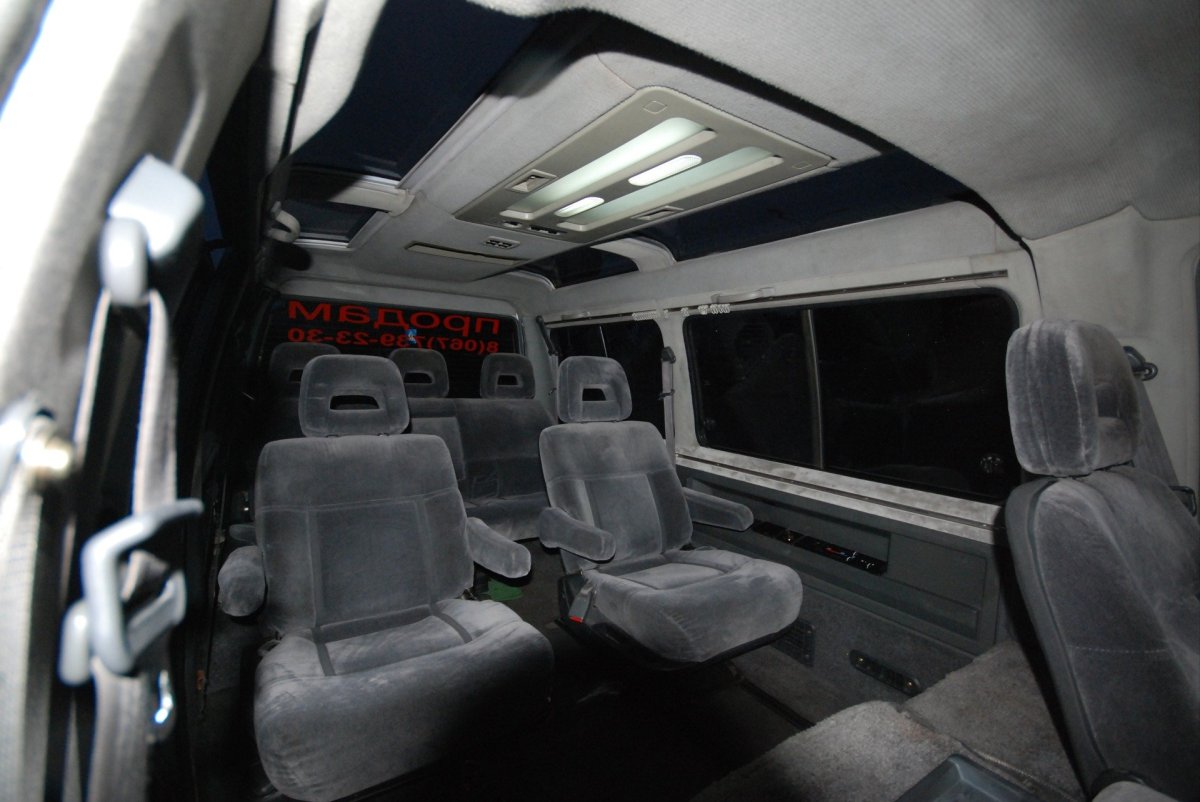 Mitsubishi Delica long салон