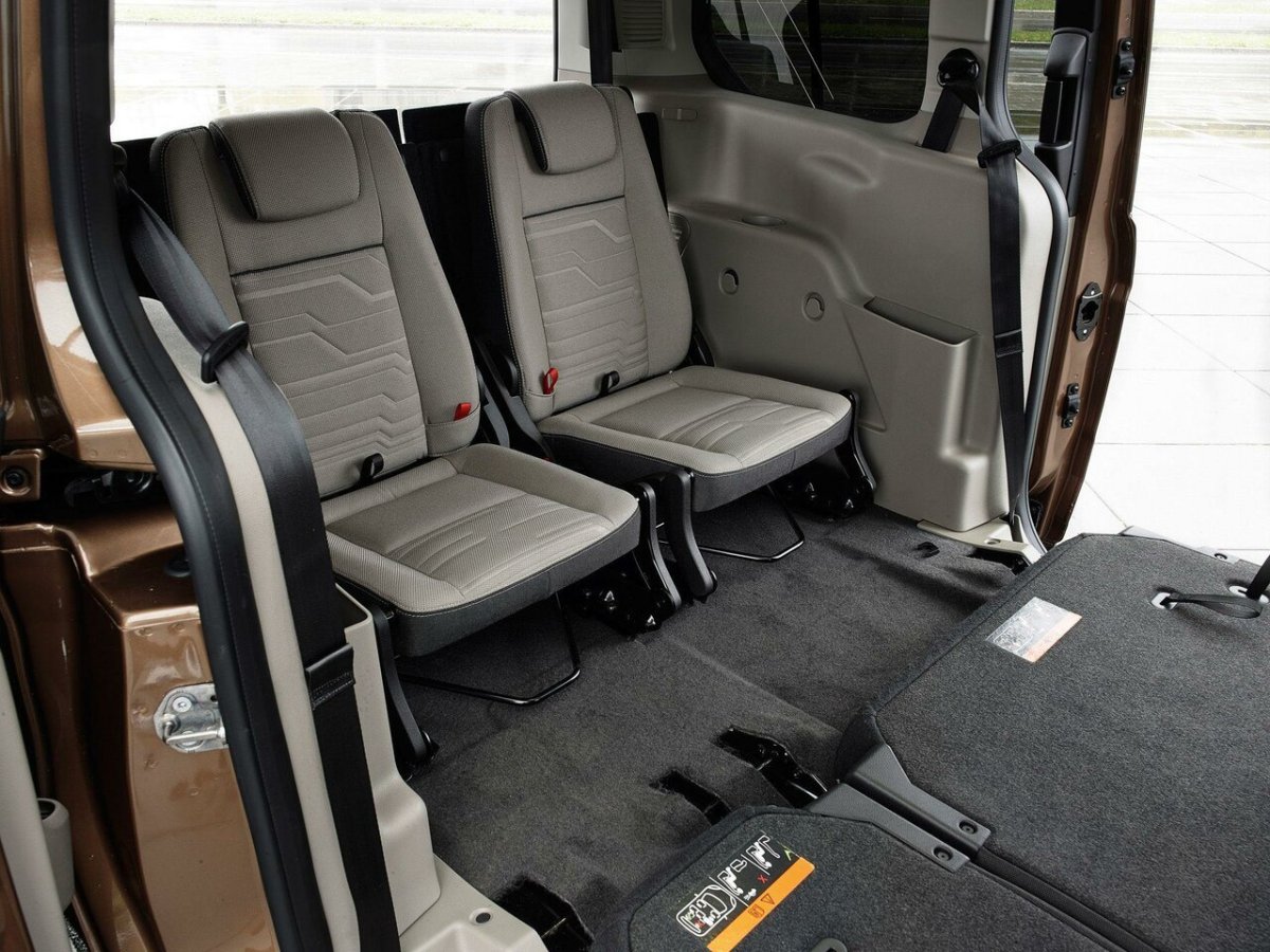 Ford Grand Tourneo connect