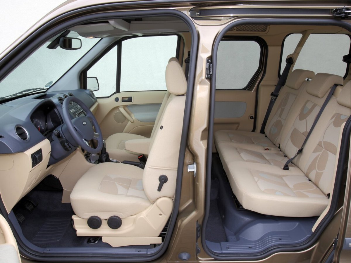 Ford Tourneo connect 1