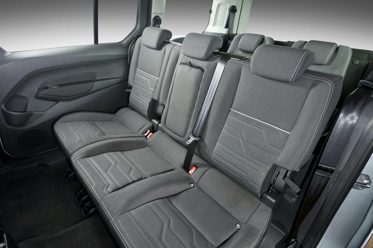 Форд Торнео Коннект 2013 салон