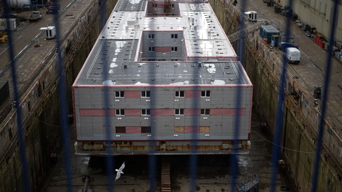 Плавучая тюрьма Владивосток