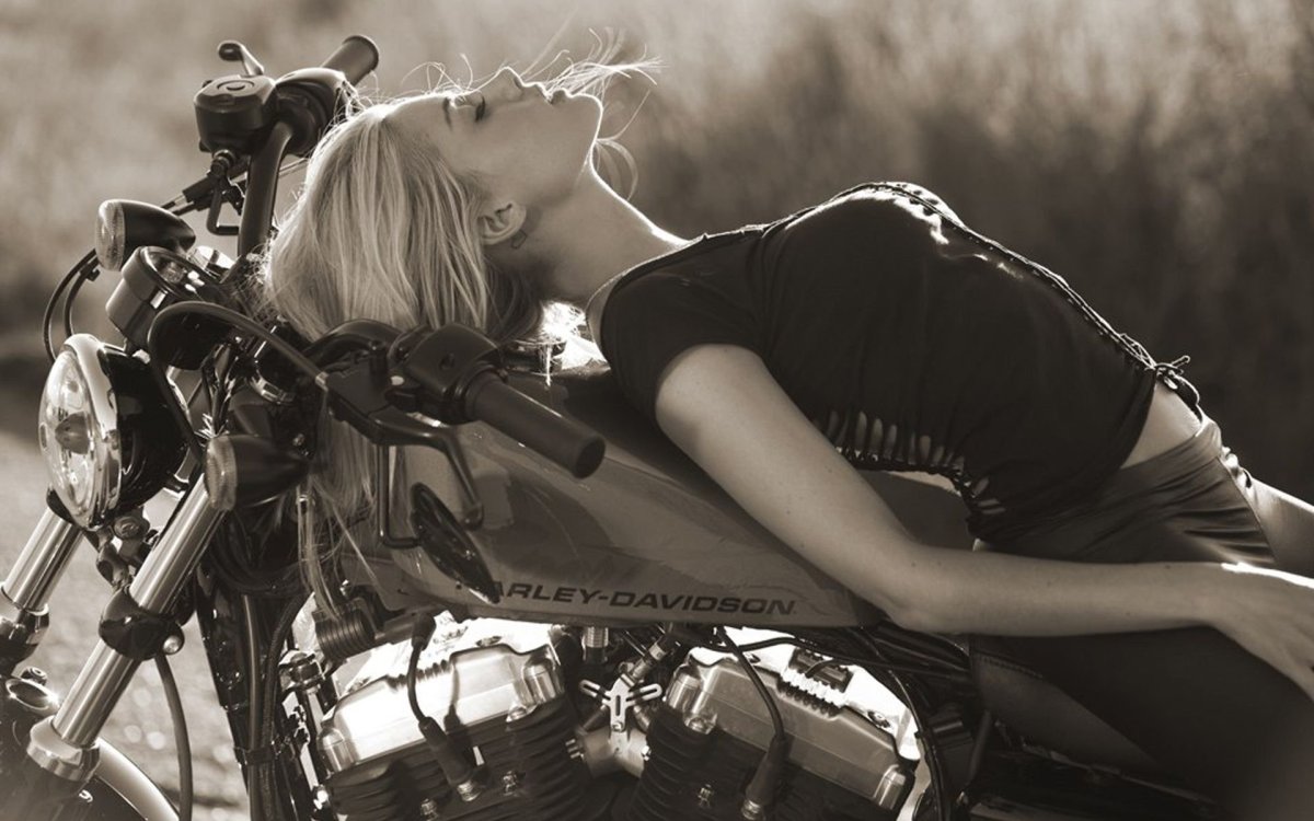 Фотосессия на мотоцикле девушки позы